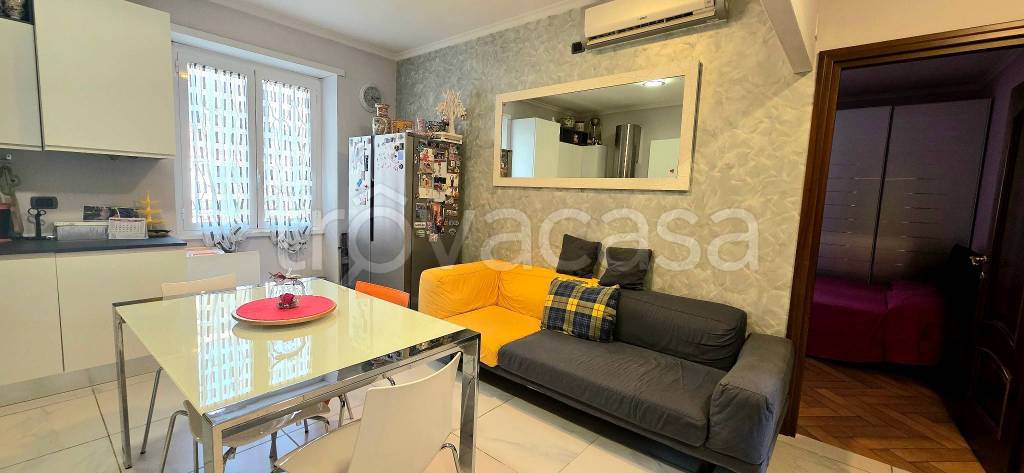 appartamento in vendita a Roma in zona Colle del Sole