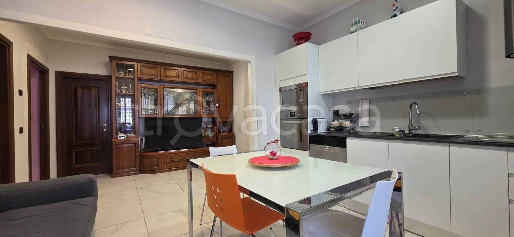 appartamento in vendita a Roma in zona Colle del Sole