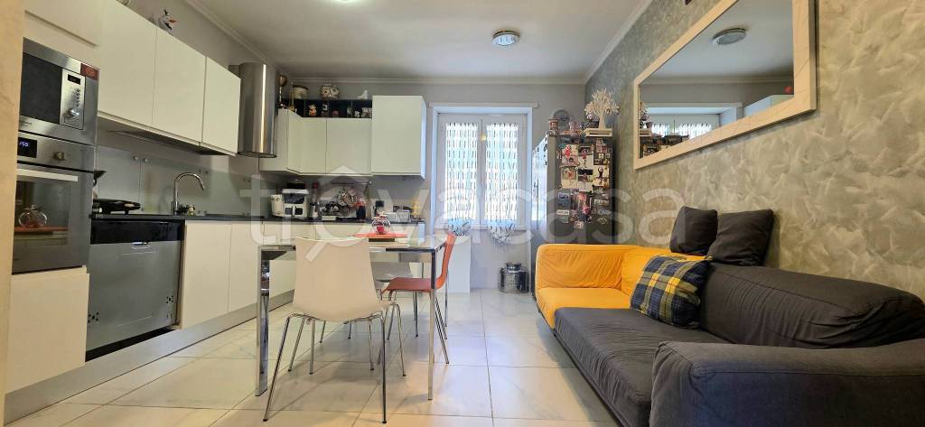 appartamento in vendita a Roma in zona Colle del Sole