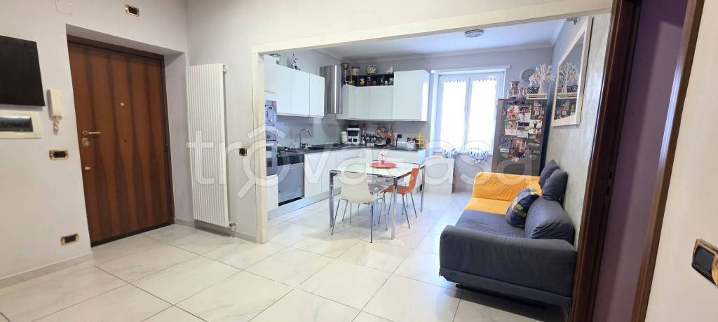 appartamento in vendita a Roma in zona Colle del Sole