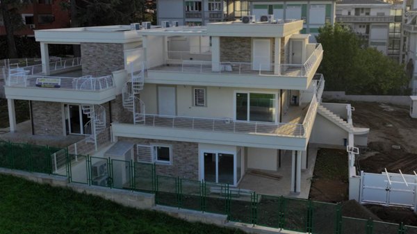 appartamento in vendita a Roma in zona Tor di Quinto