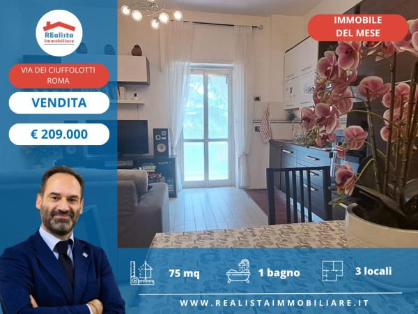 appartamento in vendita a Roma in zona Torre Maura