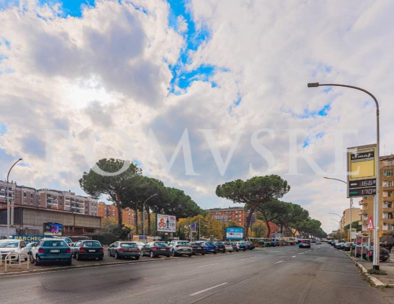 appartamento in vendita a Roma in zona Ardeatino