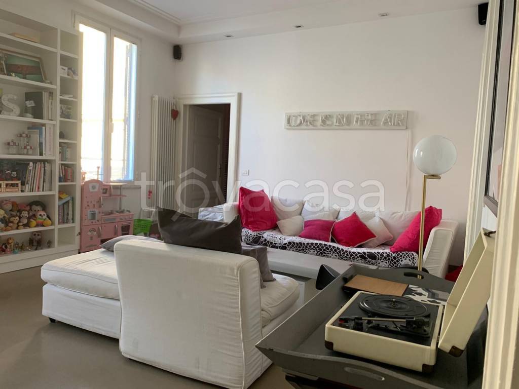 appartamento in vendita a Roma in zona Rione Monti/Campitelli