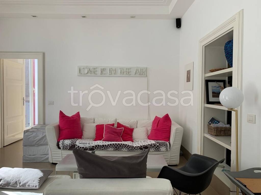 appartamento in vendita a Roma in zona Rione Monti/Campitelli