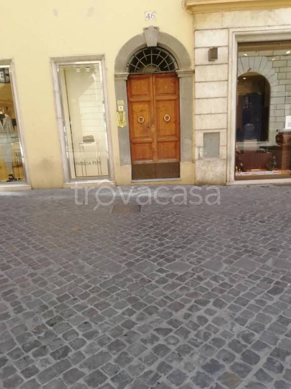 appartamento in vendita a Roma in zona Trevi-Colonna