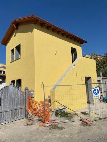casa indipendente in vendita a Roma in zona Prenestino-Labicano