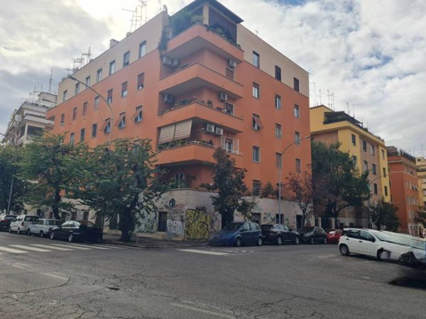appartamento in vendita a Roma in zona Tuscolano