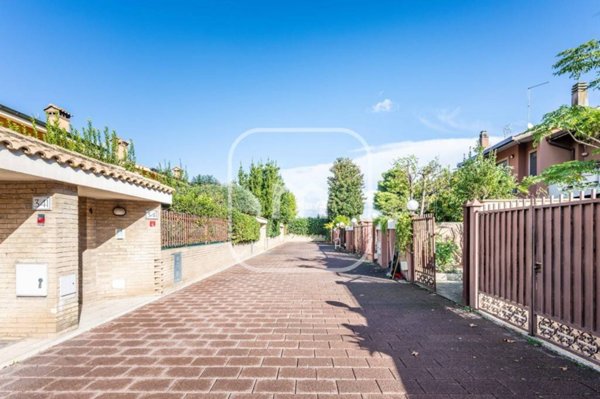 casa indipendente in vendita a Roma in zona Osteria del Curato