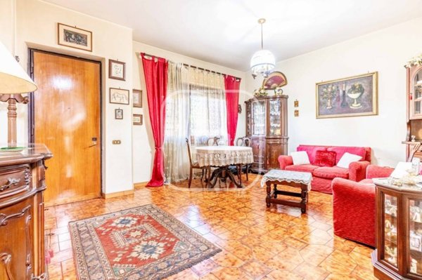 casa indipendente in vendita a Roma in zona Osteria del Curato