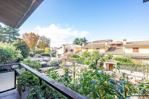 casa indipendente in vendita a Roma in zona Osteria del Curato