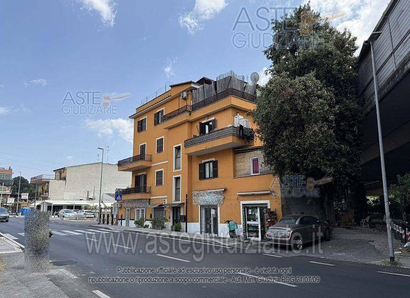 appartamento in vendita a Roma in zona Primavalle