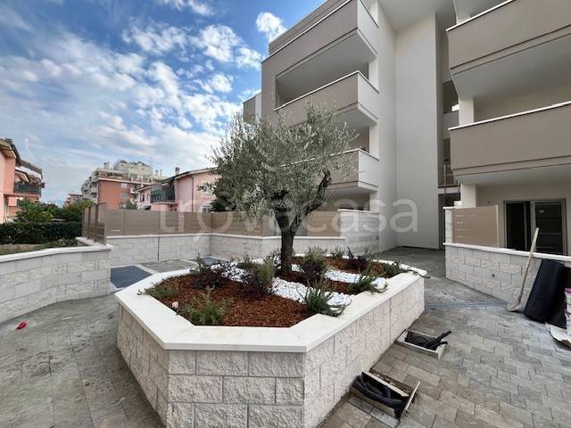 appartamento in vendita a Roma in zona Romanina