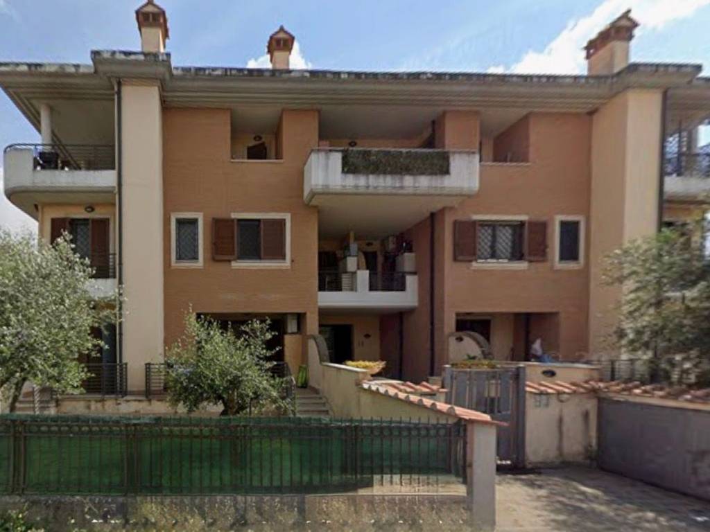 appartamento in vendita a Roma in zona Lunghezza