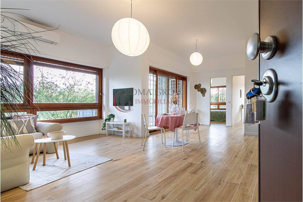 appartamento in vendita a Roma in zona Tomba di Nerone