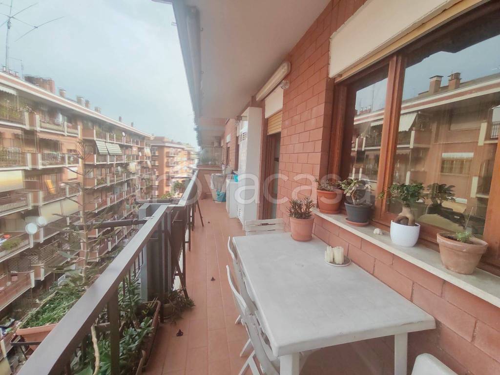 appartamento in vendita a Roma in zona Prenestino-Labicano