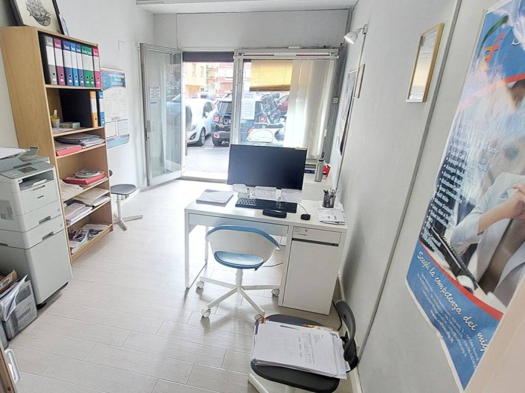 negozio in vendita a Roma in zona Gianicolense