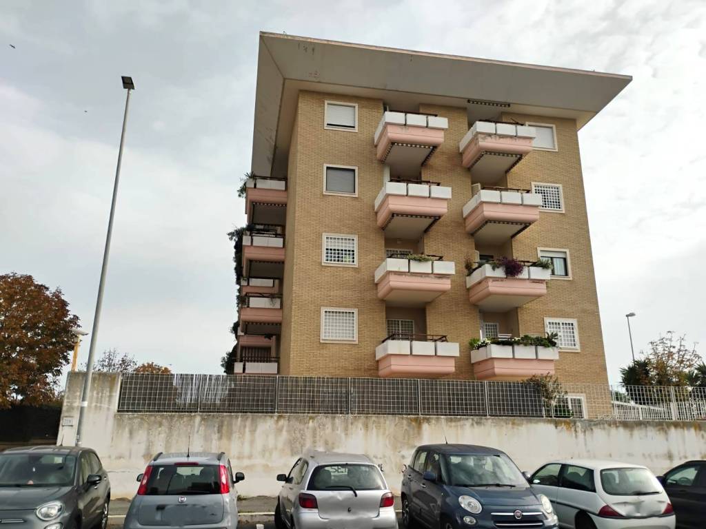 appartamento in vendita a Roma in zona Acilia