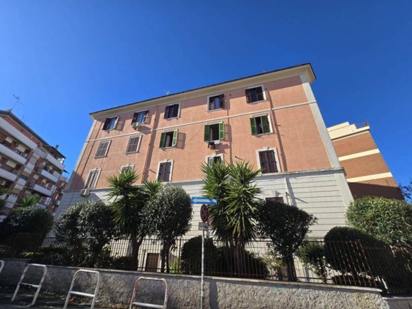 appartamento in vendita a Roma in zona Cinecittà