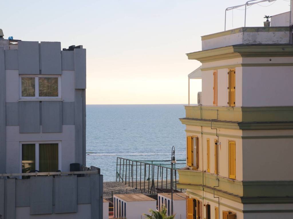 appartamento in vendita a Roma in zona Ostia