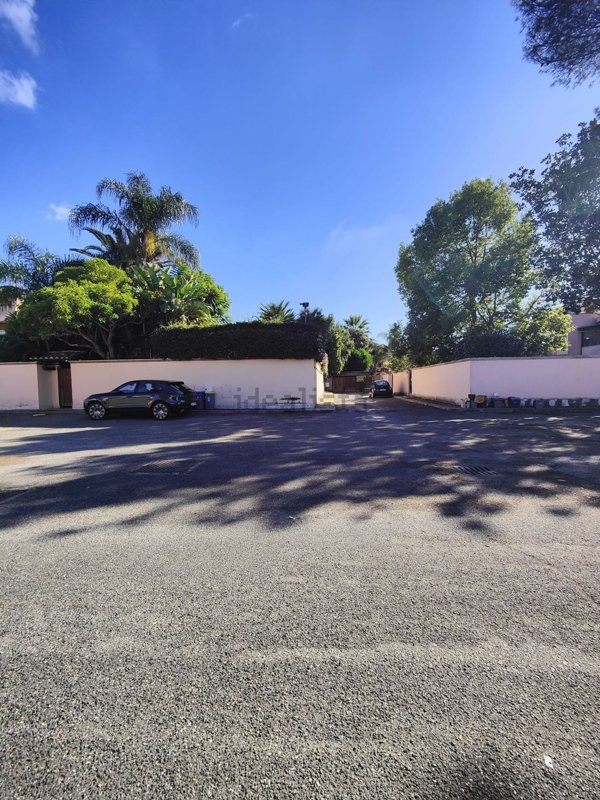 casa indipendente in vendita a Roma in zona Infernetto