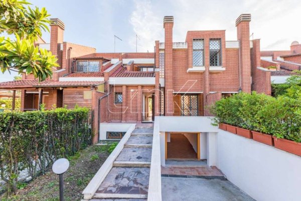 casa indipendente in vendita a Roma in zona La Storta