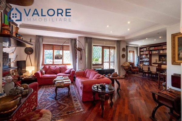 appartamento in vendita a Roma in zona Tomba di Nerone