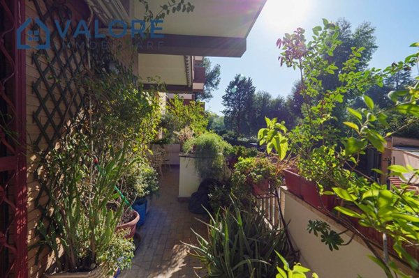 appartamento in vendita a Roma in zona Tomba di Nerone