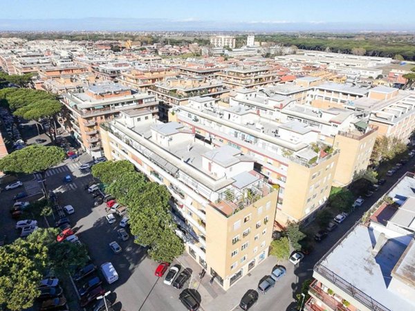 appartamento in vendita a Roma in zona Ostia