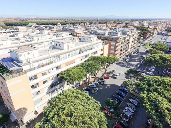 appartamento in vendita a Roma in zona Ostia