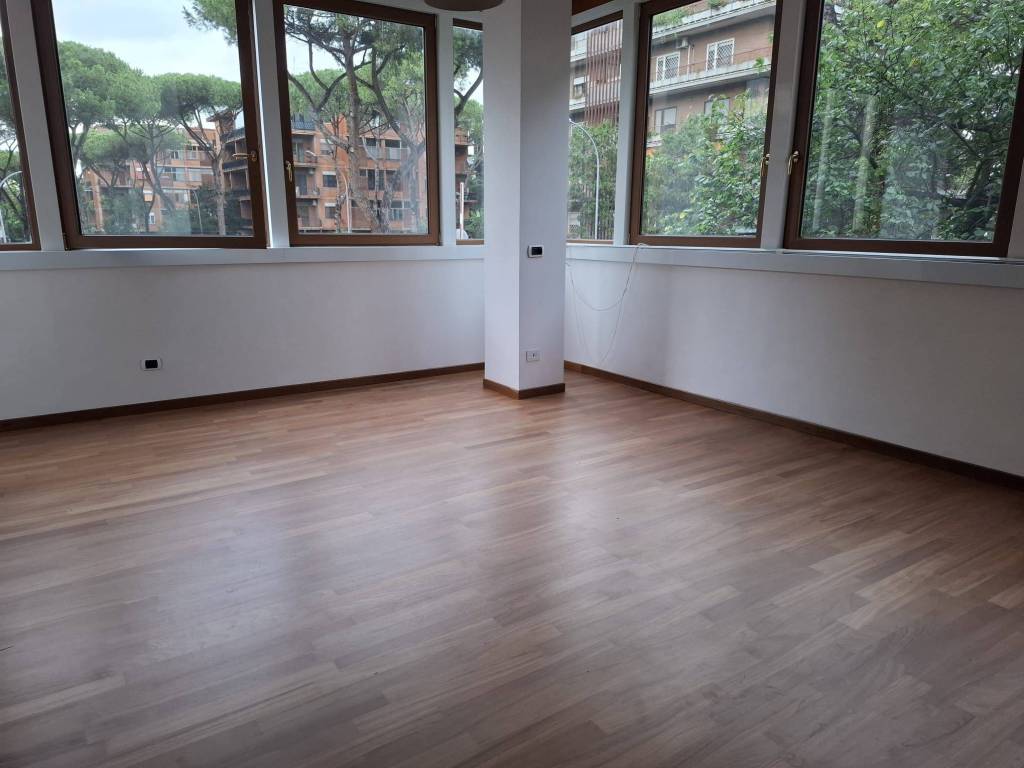 appartamento in vendita a Roma in zona Mostacciano