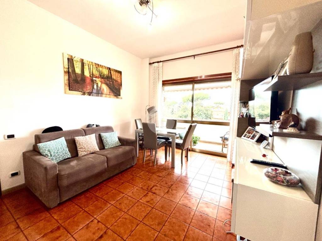 appartamento in vendita a Roma in zona Appio Claudio