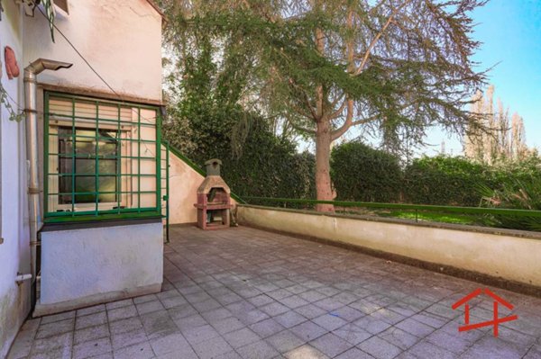 appartamento in vendita a Roma in zona Tor de' Cenci