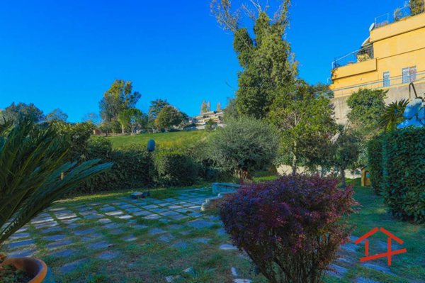 appartamento in vendita a Roma in zona Tor de' Cenci