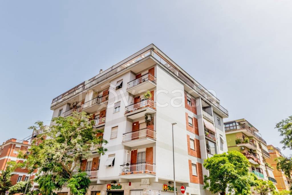appartamento in vendita a Roma in zona Ostia