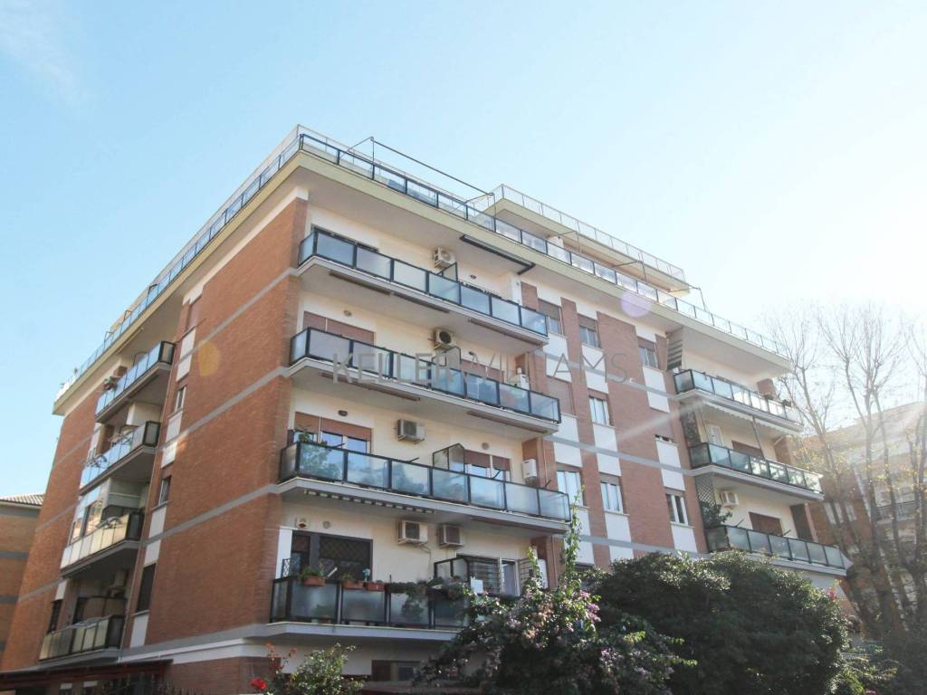 appartamento in vendita a Roma in zona Ostia