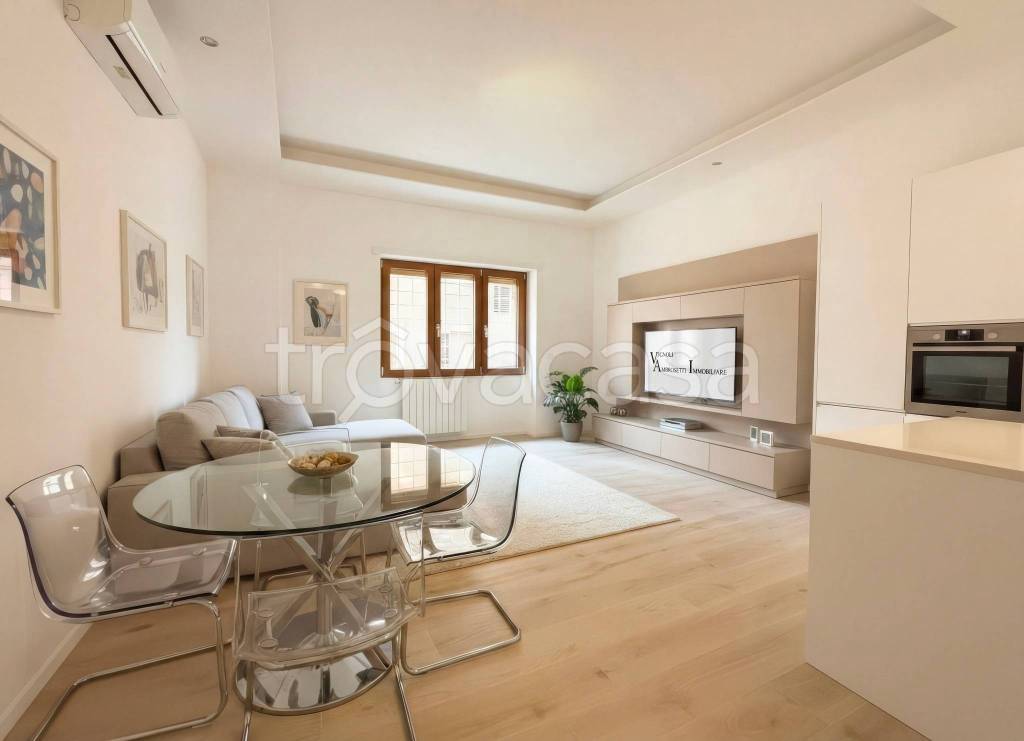 appartamento in vendita a Roma in zona Ostiense