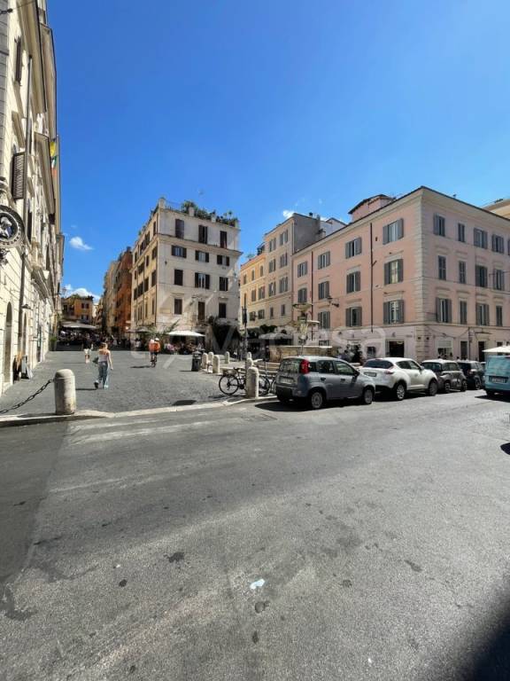 appartamento in vendita a Roma in zona Rione Monti/Campitelli
