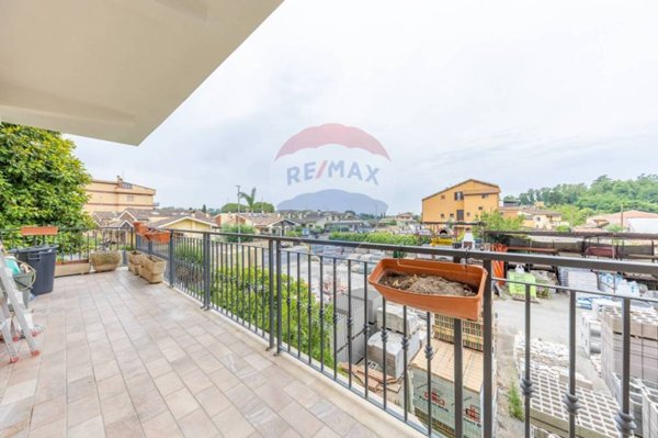 appartamento in vendita a Roma in zona Pantan Monastero