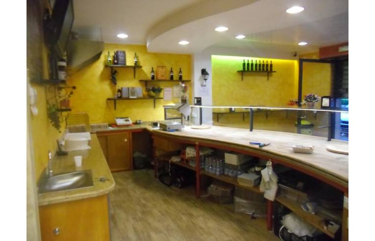 negozio in vendita a Roma in zona Olgiata