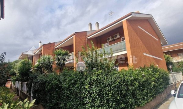 pentavano in vendita a Roma in zona Montespaccato