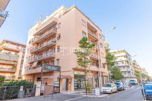 appartamento in vendita a Roma in zona Appio Claudio