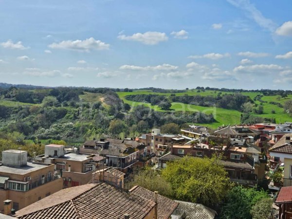 appartamento in vendita a Roma in zona Tor di Quinto