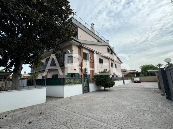 appartamento in vendita a Roma in zona Infernetto