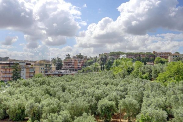 appartamento in vendita a Roma in zona Corviale