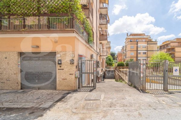 negozio in vendita a Roma in zona Torrevecchia