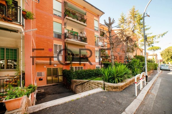 appartamento in vendita a Roma in zona EUR