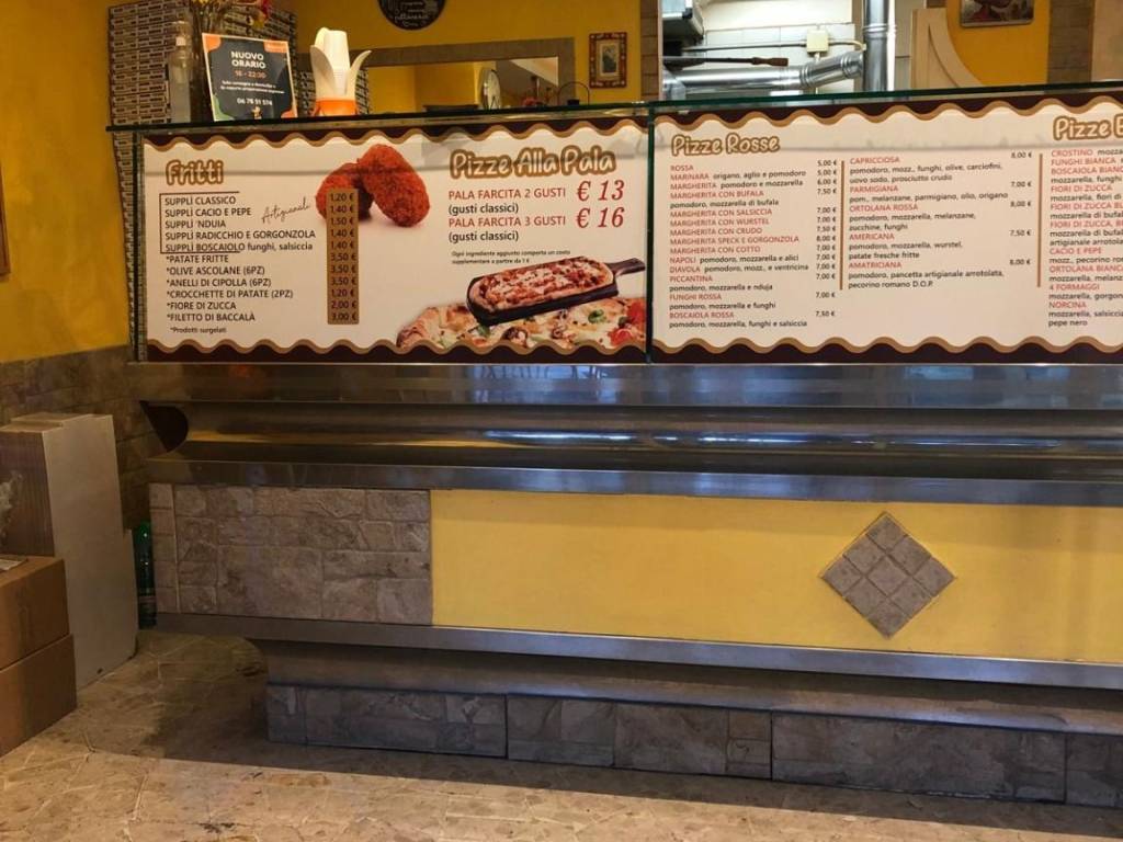 negozio in vendita a Roma in zona Tuscolano