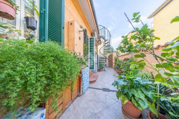appartamento in vendita a Roma in zona Prenestino-Labicano
