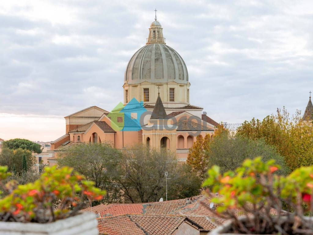 appartamento in vendita a Roma in zona Ostiense
